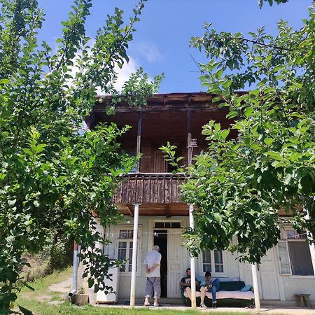 Racha Chogovadze'S Guest House Амбролаурі Екстер'єр фото
